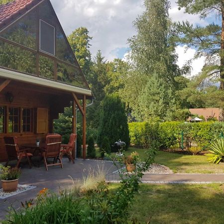 Blockhaus Canow Mit Fahrraedern Exterior foto