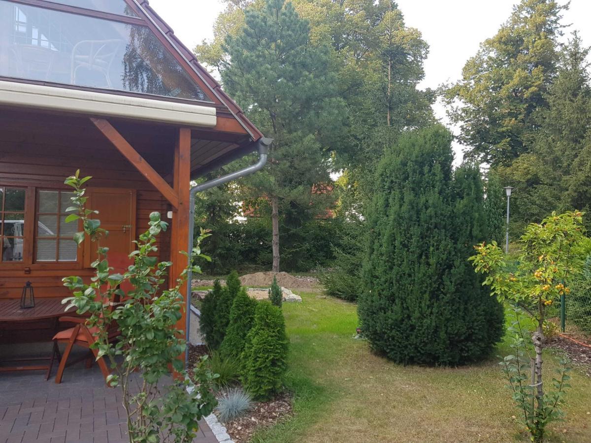 Blockhaus Canow Mit Fahrraedern Exterior foto